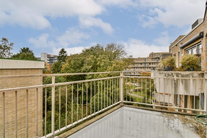 Foto 13 van Berlagelaan 60