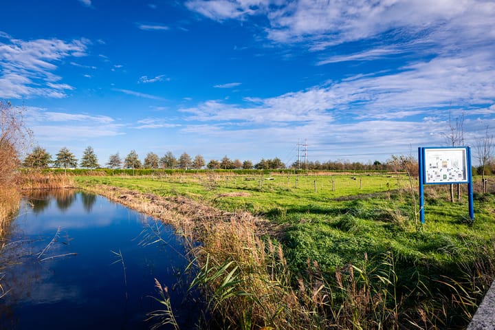 Photo 50 of Vliegersplein 51