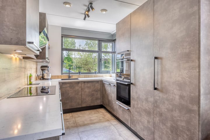 Photo 16 of Olympia 37