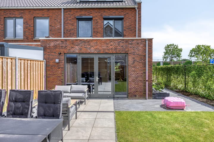 Photo 34 of Olympia 37