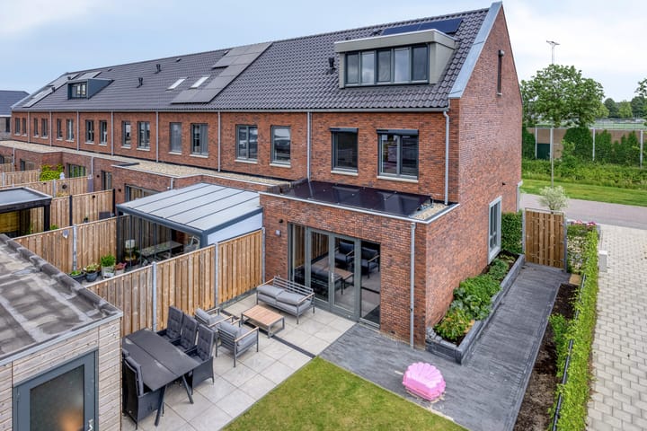 Photo 36 of Olympia 37