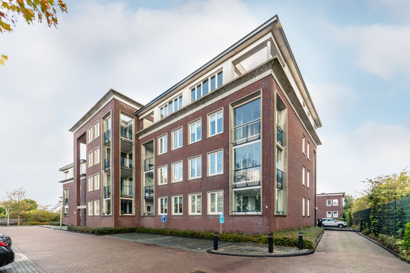 Photo 35 of de Ruy 98