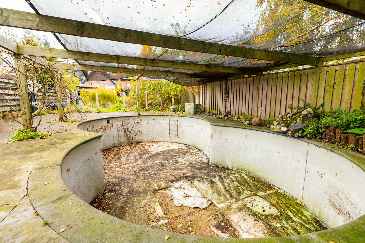 069.jpg?options=width=1440