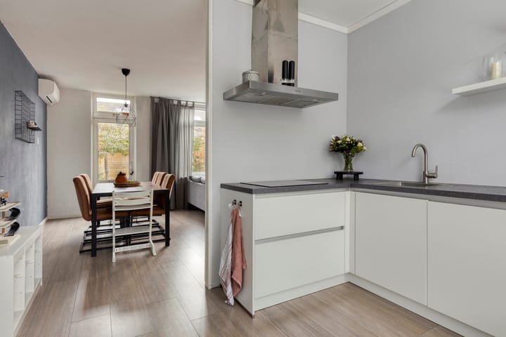 Photo 7 of Dokter Bauerstraat 96