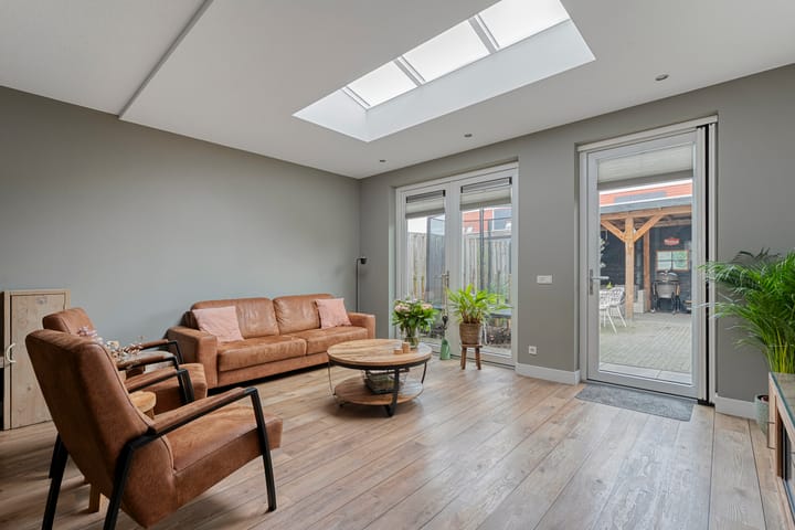 Foto 2 van Stencil 11