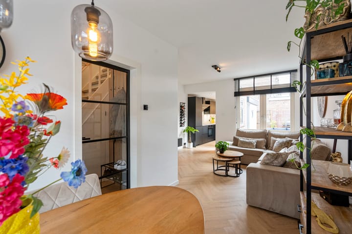 Foto 11 van Van Wassenaerstraat 12