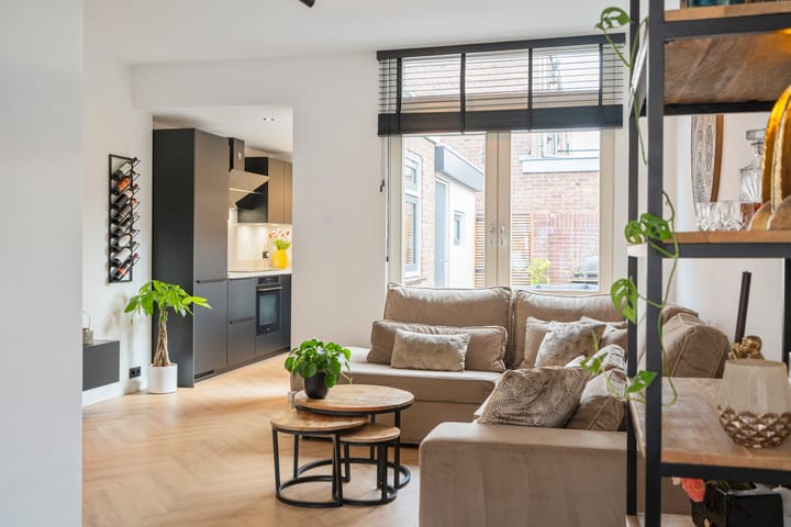 Foto 12 van Van Wassenaerstraat 12