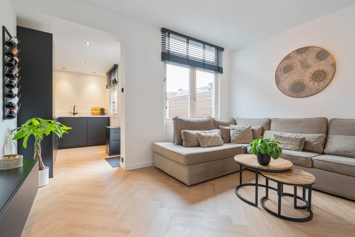 Foto 14 van Van Wassenaerstraat 12