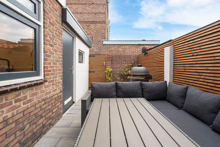 Foto 20 van Van Wassenaerstraat 12