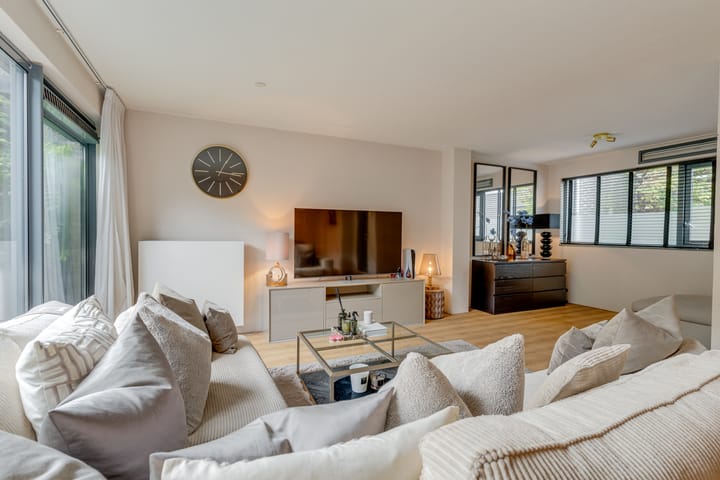 Foto 11 van Van Leuffenpad 6