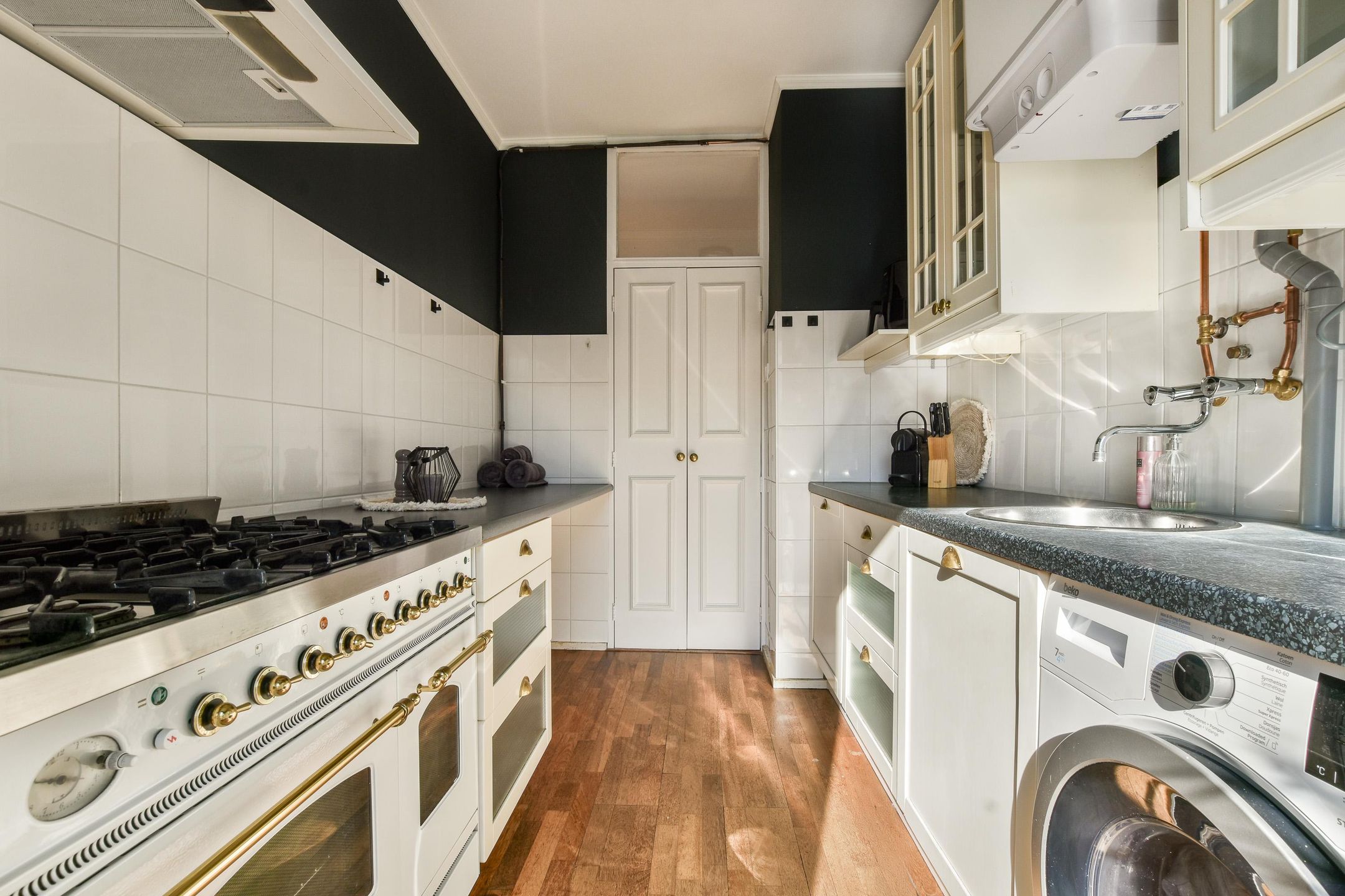 Foto 15 van Waterlooplein 153