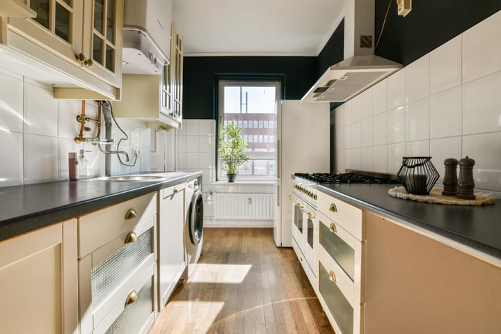 Foto 16 van Waterlooplein 153