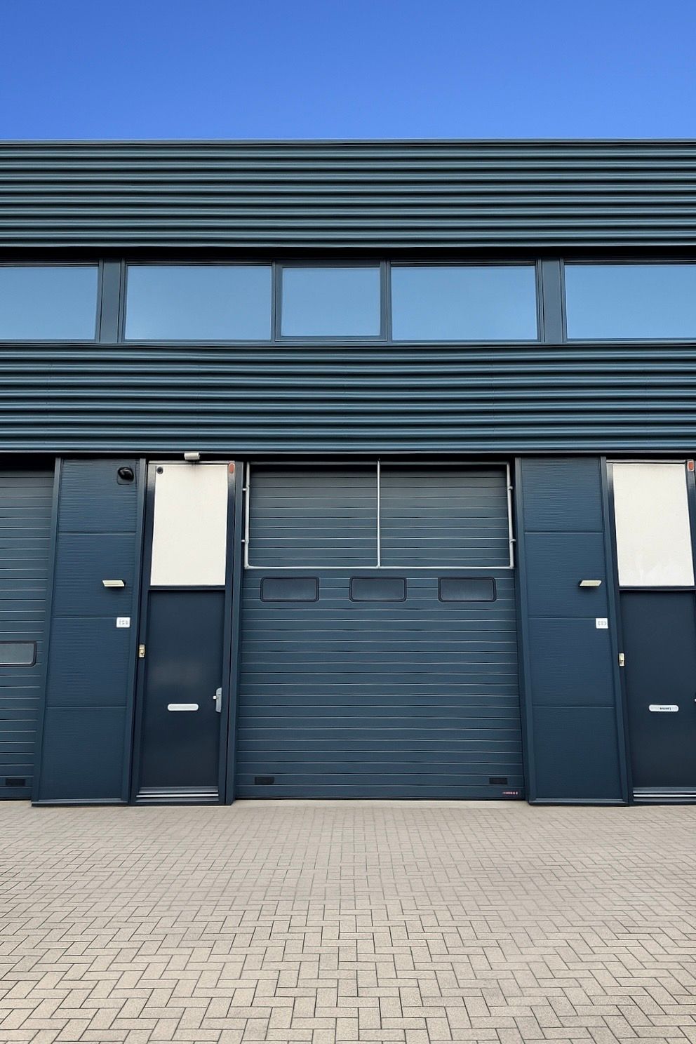 View photo 2 of Industrieweg 3-H