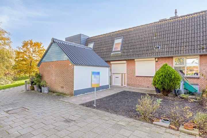 Photo 3 of Leemwierde 186