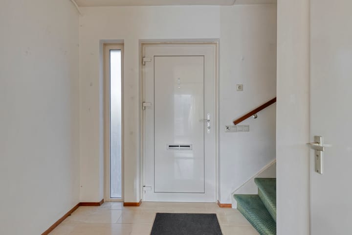 Photo 4 of Leemwierde 186