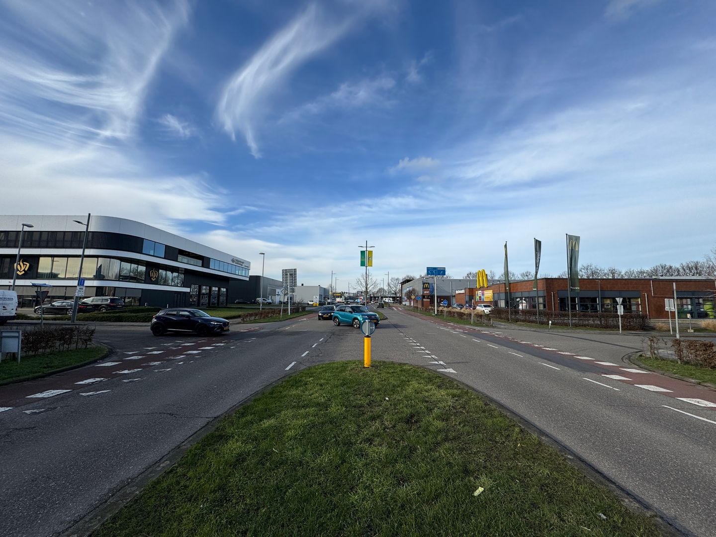 Bekijk foto 2 van Lissabonlaan 10