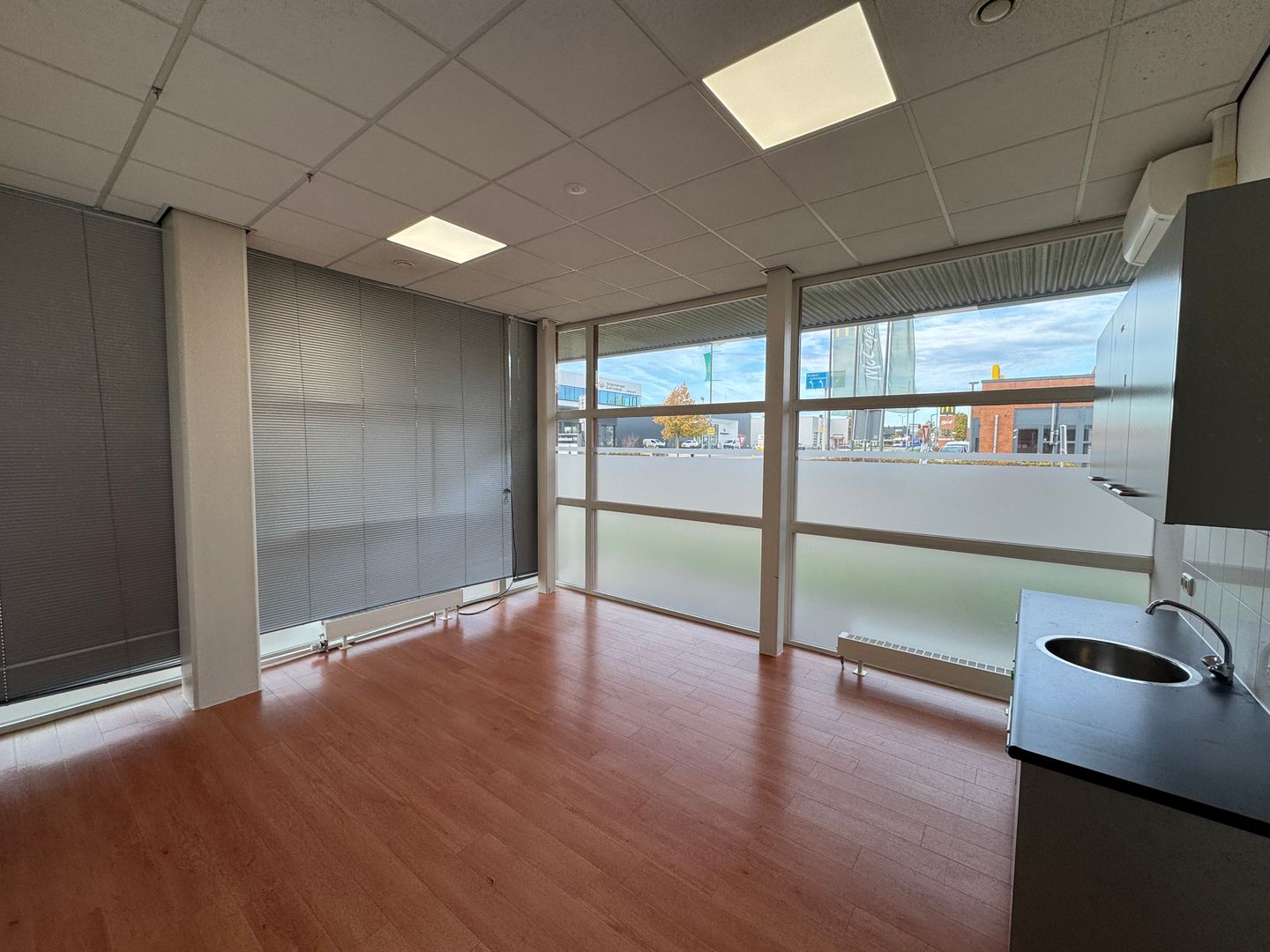 Bekijk foto 5 van Lissabonlaan 10