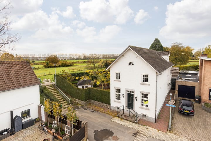 Foto 12 van Lindendriesstraat 1