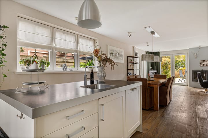 Foto 18 van Bisschopsstraat 7