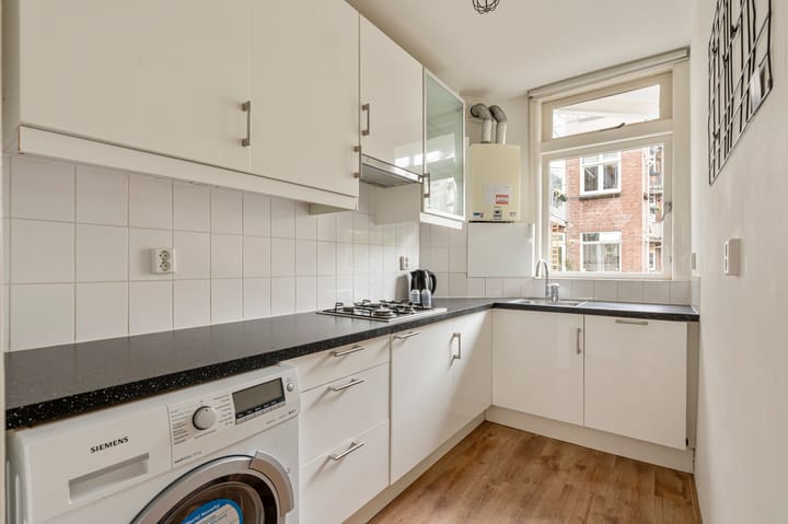 Photo 9 of Van Beuningenstraat 202-1