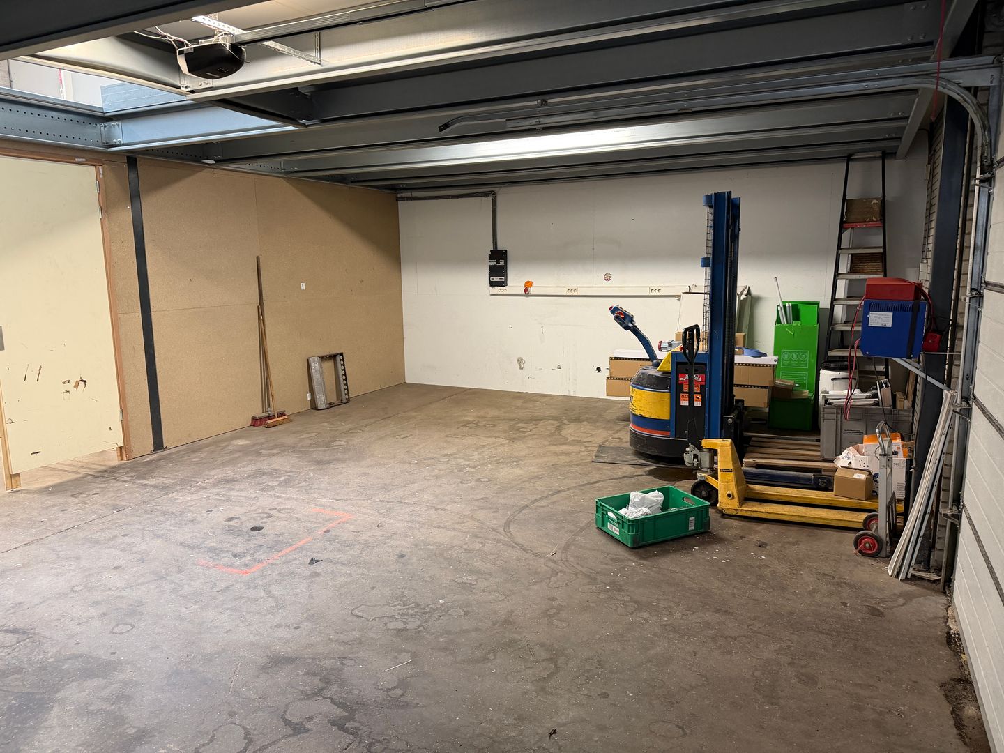 View photo 2 of Ondernemingsweg 52