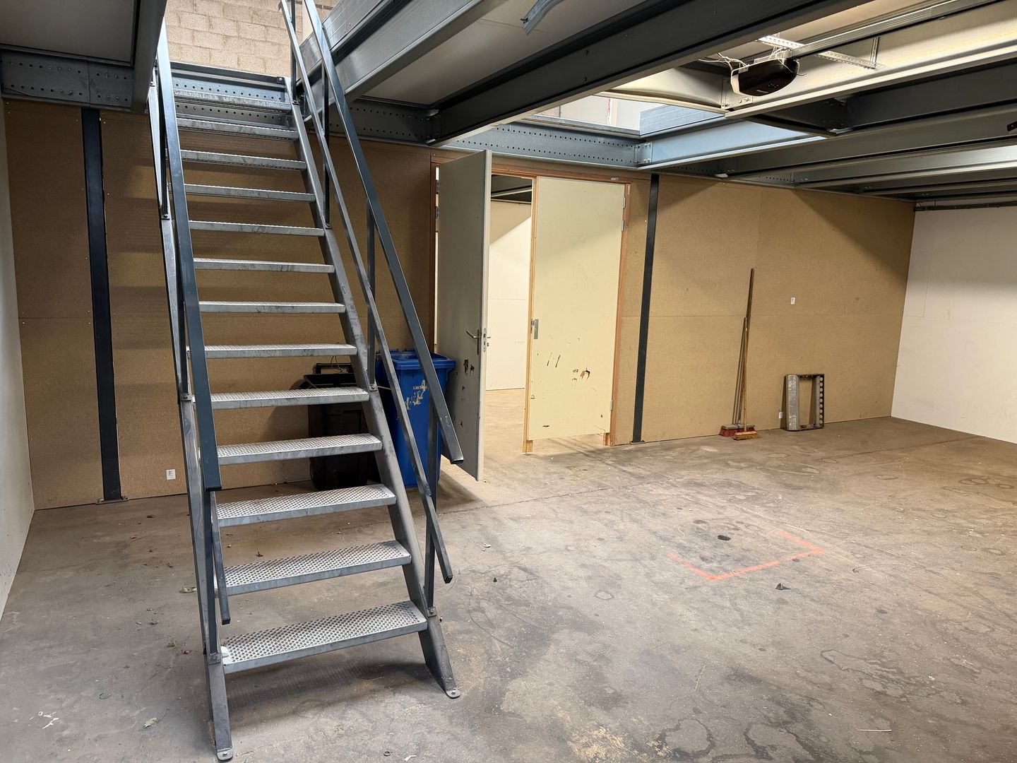 View photo 3 of Ondernemingsweg 52