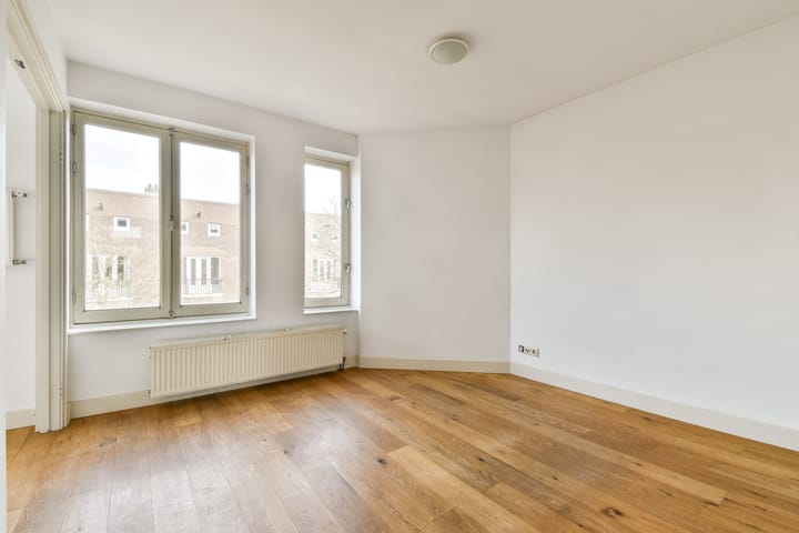 Photo 3 of John Franklinstraat 57-3