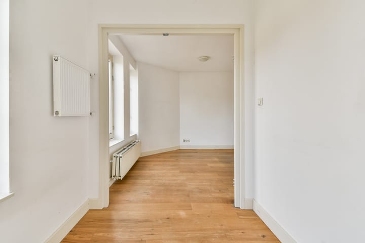 Photo 6 of John Franklinstraat 57-3