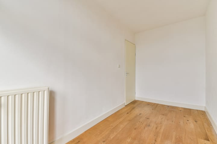 Photo 12 of John Franklinstraat 57-3