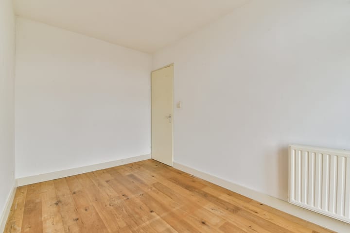 Photo 15 of John Franklinstraat 57-3