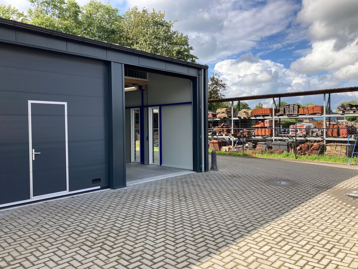 View photo 2 of Badweg 28