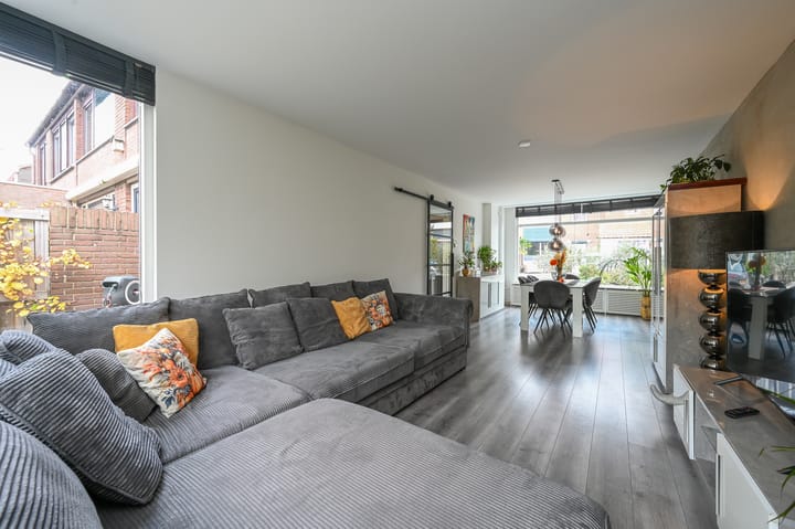 Photo 3 of Henriëtte Roland Holststraat 16