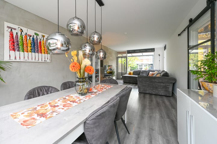 Photo 8 of Henriëtte Roland Holststraat 16