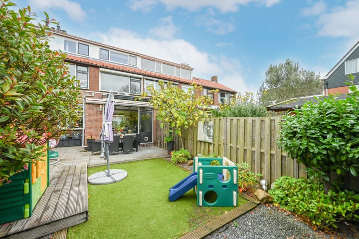 Photo 15 of Henriëtte Roland Holststraat 16