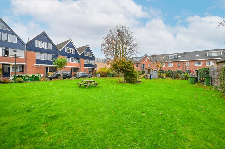 Photo 17 of Henriëtte Roland Holststraat 16