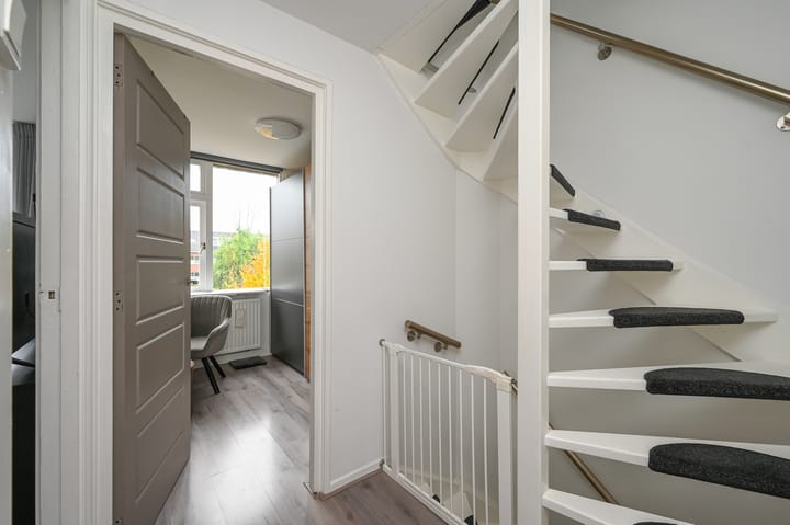 Photo 20 of Henriëtte Roland Holststraat 16