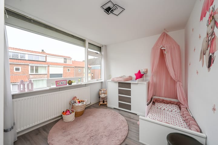 Photo 21 of Henriëtte Roland Holststraat 16