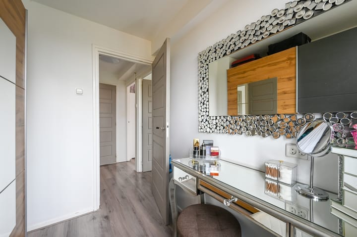 Photo 29 of Henriëtte Roland Holststraat 16