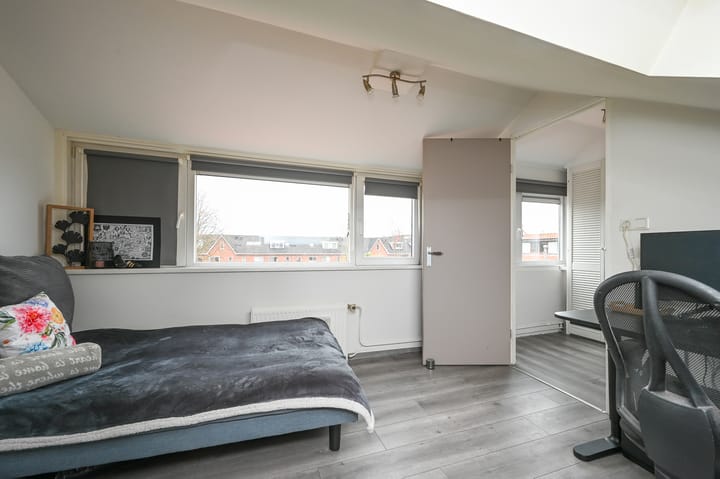 Photo 34 of Henriëtte Roland Holststraat 16