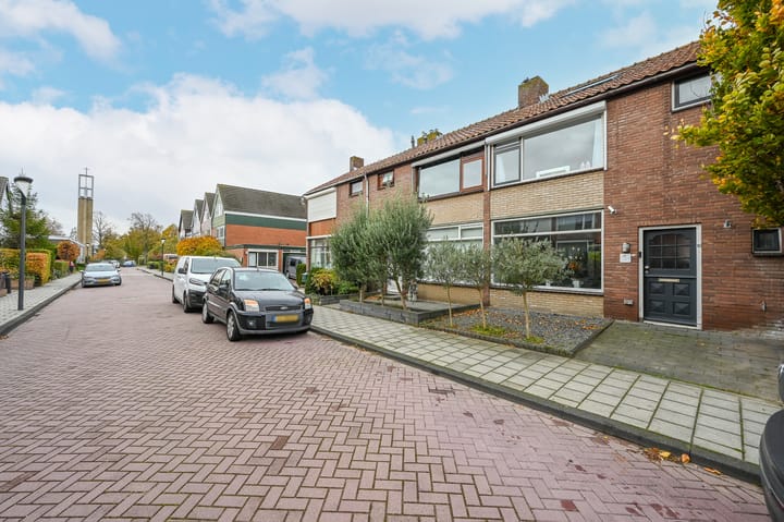 Photo 37 of Henriëtte Roland Holststraat 16