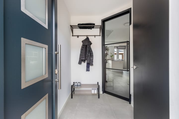 Photo 3 of Van Vollenhovenstraat 10