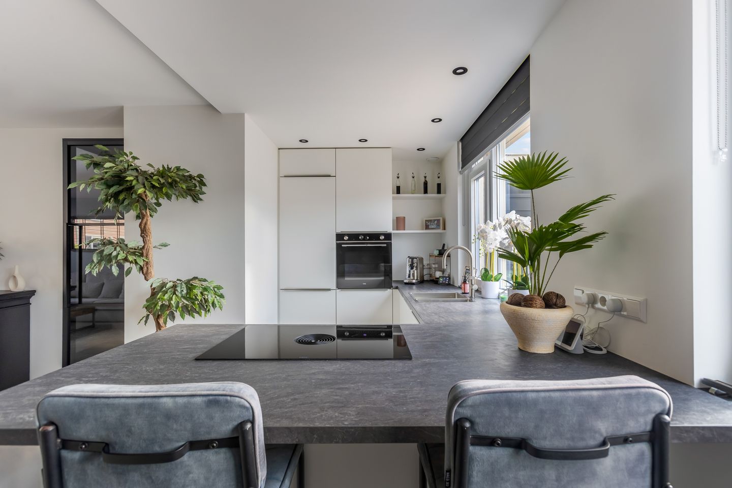 Foto 14 van Van Vollenhovenstraat 10