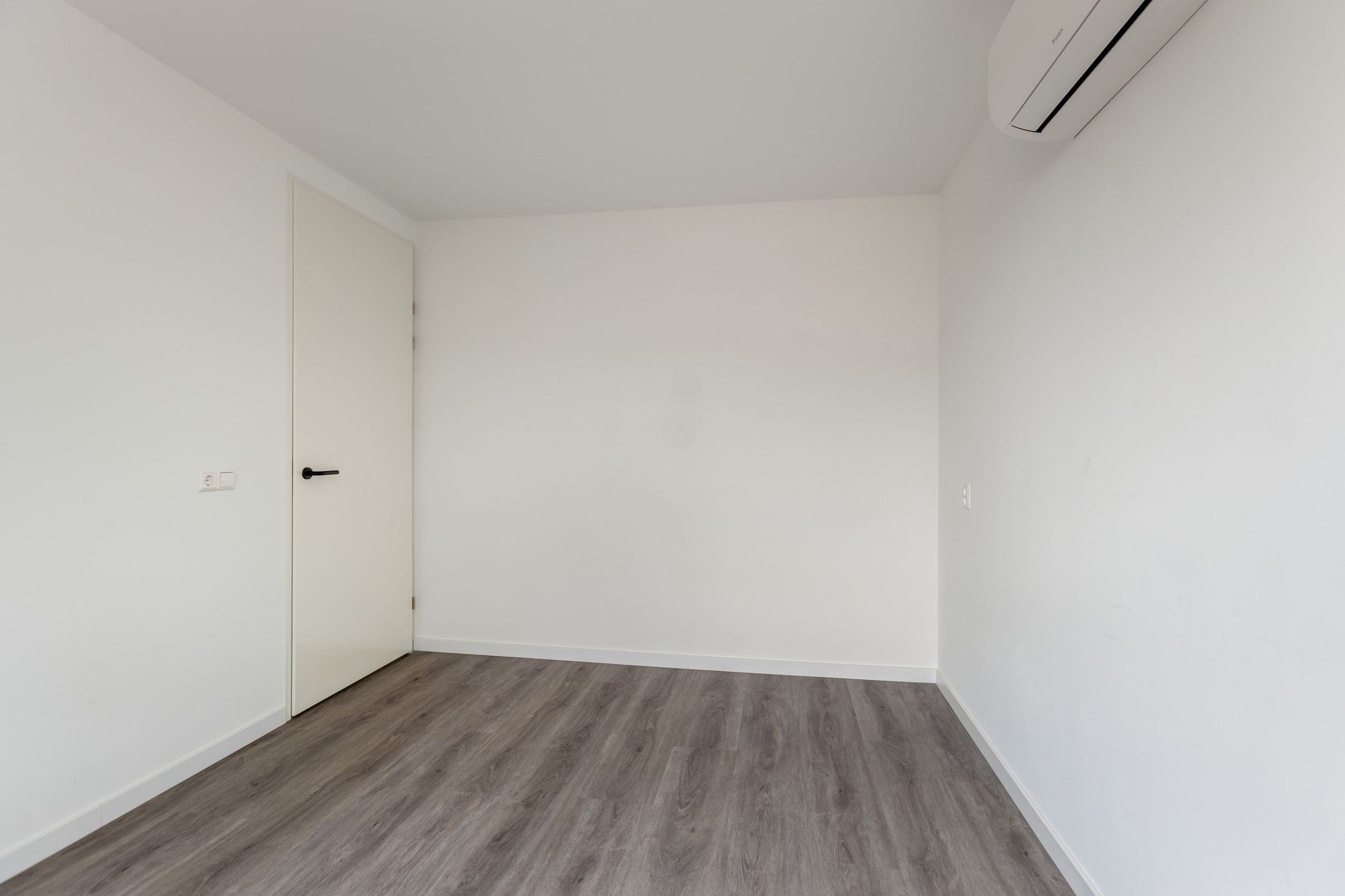 Foto 24 van Van Vollenhovenstraat 10