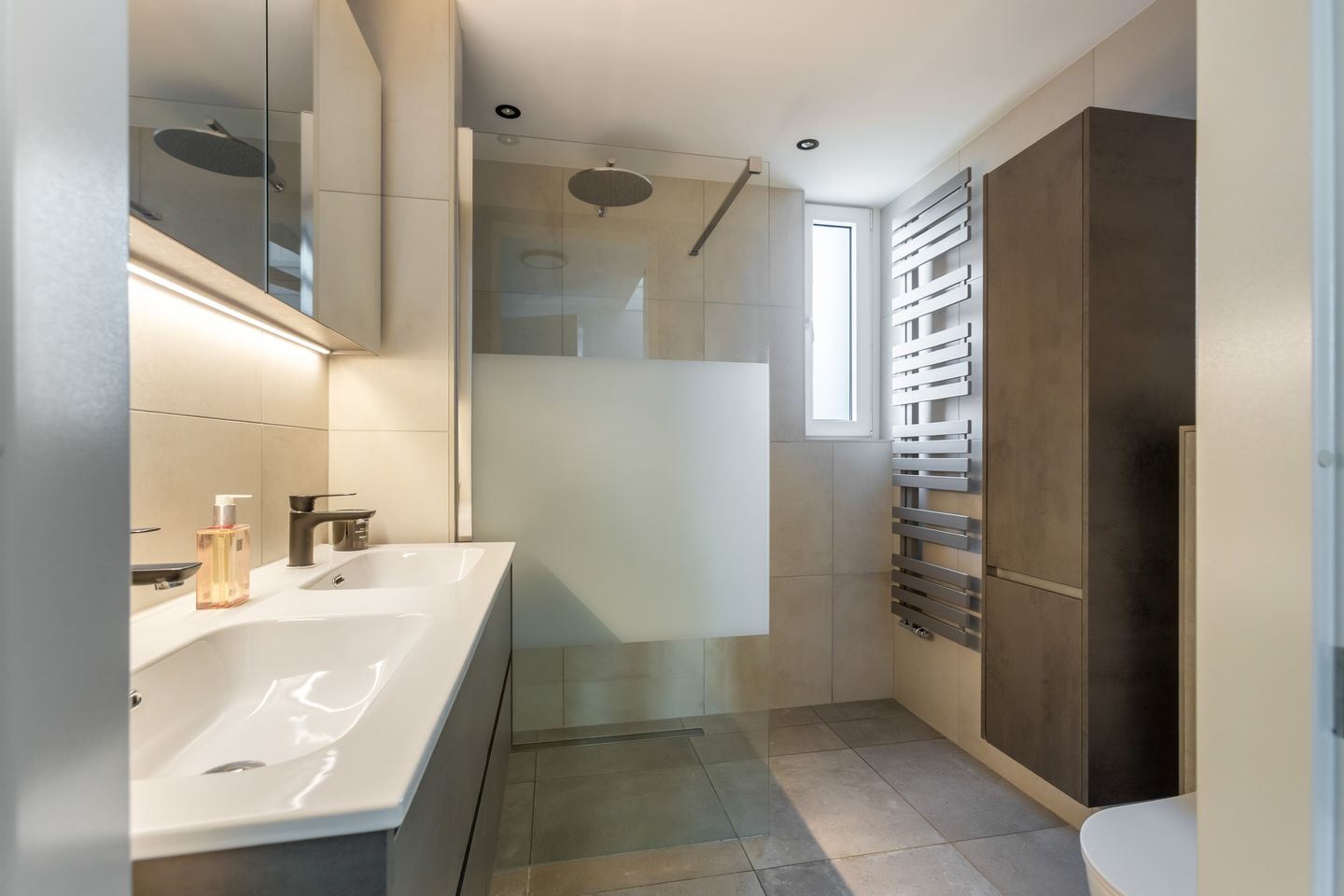 Foto 25 van Van Vollenhovenstraat 10