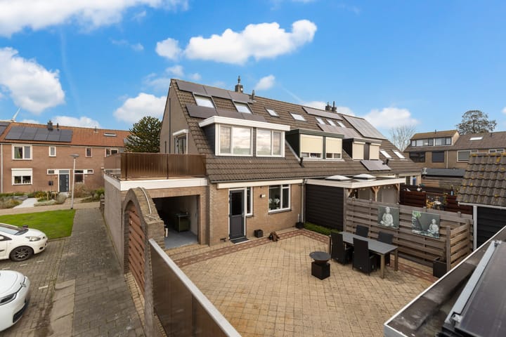 Photo 39 of Van Vollenhovenstraat 10