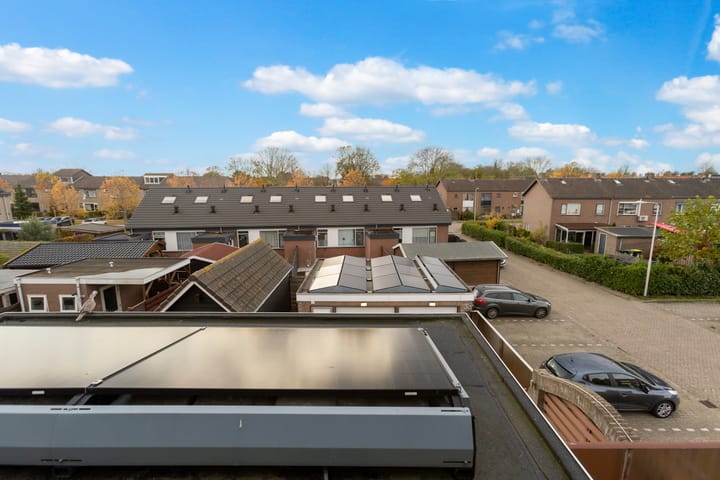 Photo 45 of Van Vollenhovenstraat 10