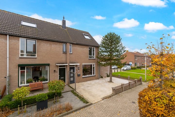 Photo 49 of Van Vollenhovenstraat 10