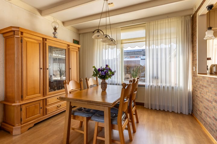 Foto 11 van Meeuwenlaan 61