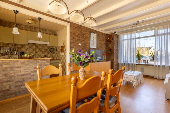 Foto 12 van Meeuwenlaan 61