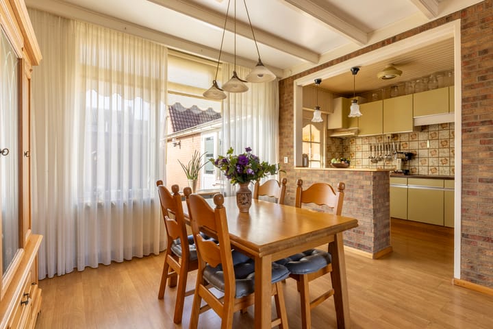 Foto 13 van Meeuwenlaan 61